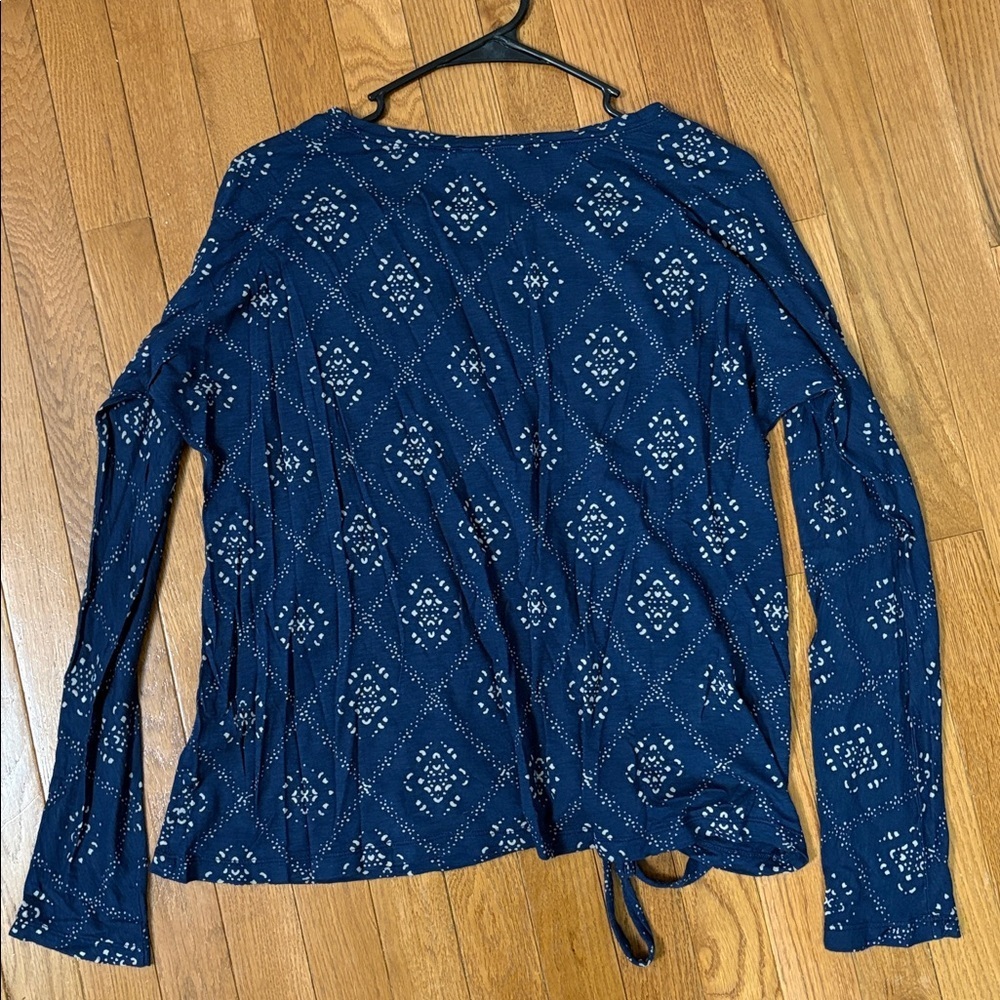 Lucky Brand Navy Patterned Top Size Large - Picture 6 of 6